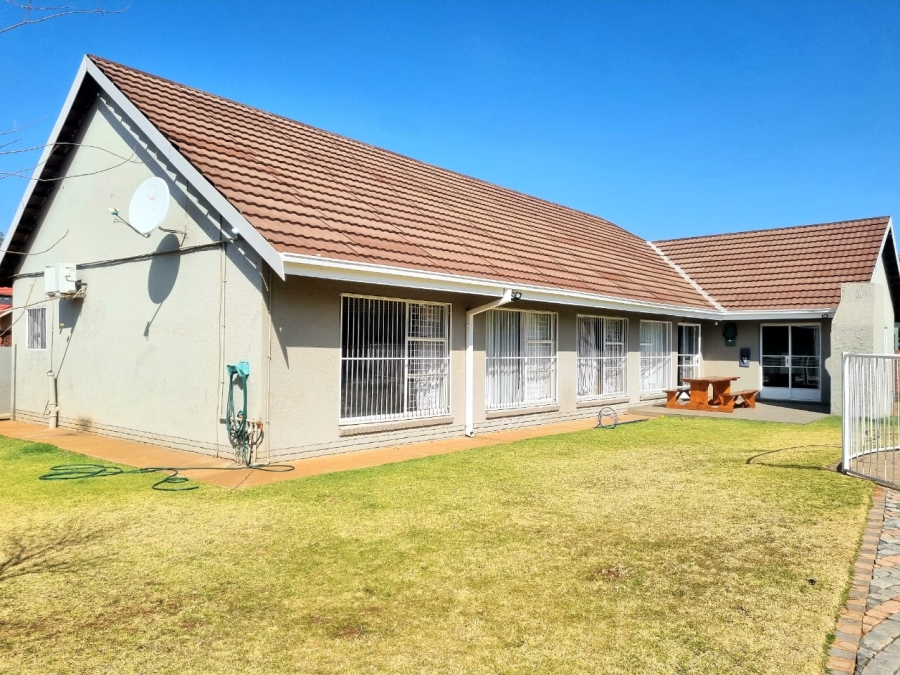 4 Bedroom Property for Sale in Hillcrest Northern Cape